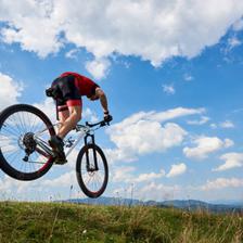 峰頂馳騁 極限賽事策劃與山地生活美學(xué)